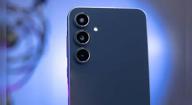 El Samsung Galaxy A55 5G se ha convertido en uno de los mejores teléfonos de gama media y también los más baratos del mercado.