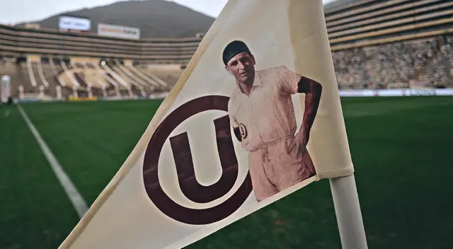 Universitario complicó sus opciones de luchar por el título de torneo peruano tras perder 2-1 con rival directo.