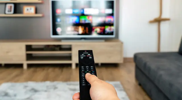 Cómo hacer para convertir un TV antiguo en un smart TV.