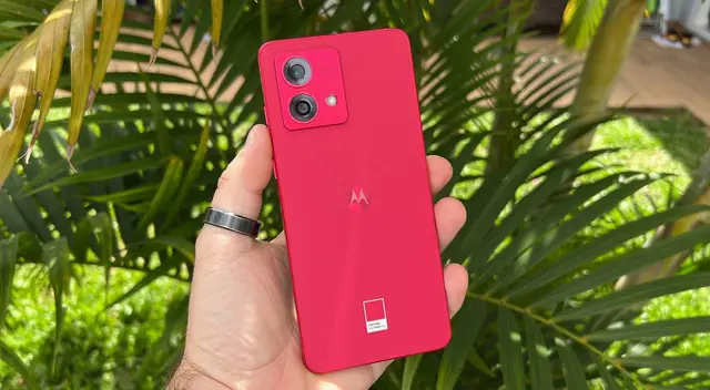El Motorola G84 5G combina un diseño premium con una gran potencia y su precio es bajo.