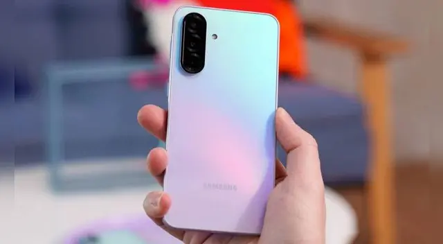 El Samsung Galaxy A36 5G es uno de los teléfonos de gama media más buscados puesto que tiene gran potencia y su precio ha bajado demasiado.