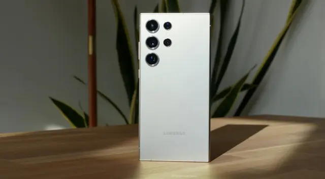 Este teléfono de Samsung nos sigue sorprendiendo con su potencia, rendimiento y autonomía. Este teléfono de Samsung nos sigue sorprendiendo con su potencia, rendimiento y autonomía.