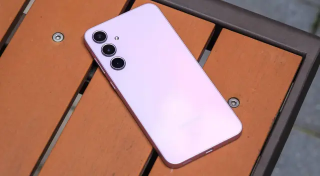 El Galaxy A35 de Samsung solo cuesta 200 dólares y es uno de los gama media más potentes del 2025. El Galaxy A35 de Samsung solo cuesta 200 dólares y es uno de los gama media más potentes del 2025.