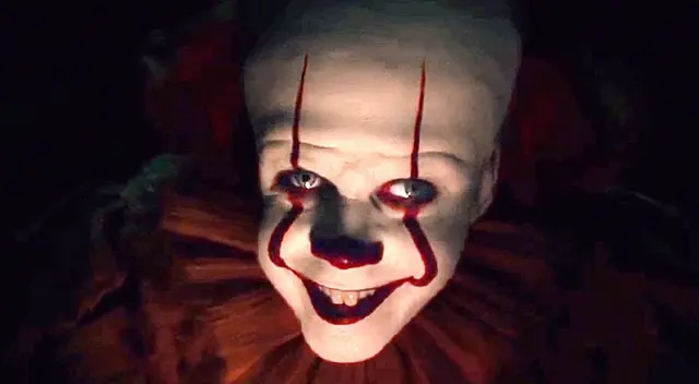 Luego trabajo en It, Bill Skarsgard se pone, una vez más, en la piel de Pennywise.