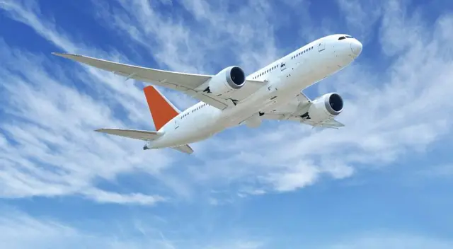 Pasajero recibe histórica indemnización tras sufrir un derrame en pleno vuelo