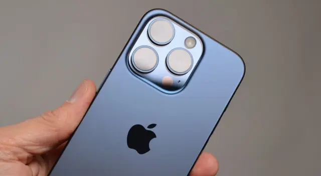 El celular que veremos a continuación sí se vio beneficio de Apple Intelligence.