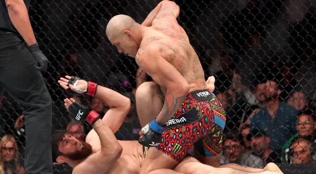 Alex Pereira se impuso en el Magomed Ankalaev en el UFC 320 Alex Pereira se impuso en el Magomed Ankalaev en el UFC 320