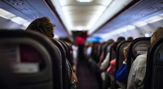 Largas filas y demoras afectan a miles de pasajeros por falta de personal aéreo Largas filas y demoras afectan a miles de pasajeros por falta de personal aéreo