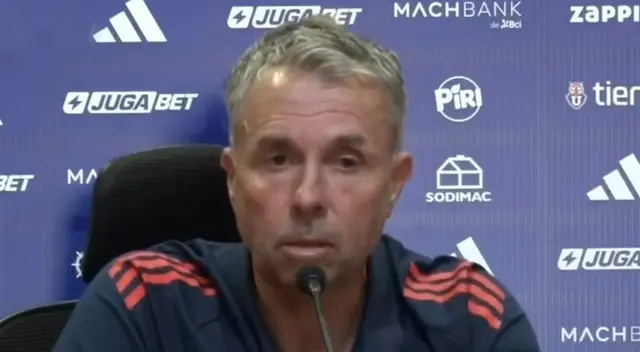 Gustavo Álvarez se refirió a su futuro tras victoria de U de Chile.