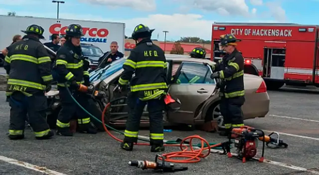 Costco de Hackensack: dos personas hospitalizadas tras accidente vehicular. Costco de Hackensack: dos personas hospitalizadas tras accidente vehicular.