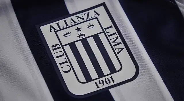 Alianza Lima perdió 2-1 y se despidió del título. Alianza Lima perdió 2-1 y se despidió del título.