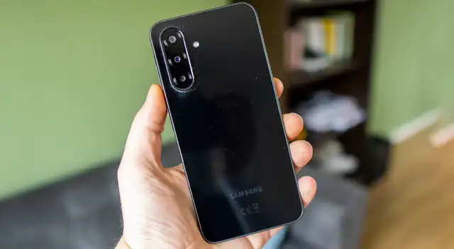 El Galaxy A26 5G es uno de los teléfonos más potentes y baratos de Samsung. Su precio ha bajado y será tu mejor compra en 2025. El Galaxy A26 5G es uno de los teléfonos más potentes y baratos de Samsung. Su precio ha bajado y será tu mejor compra en 2025.