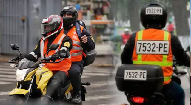 Motociclistas deberán usar chalecos que muestren sus placas.