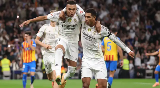 Real Madrid vs Valencia juegan en el Bernabéu.