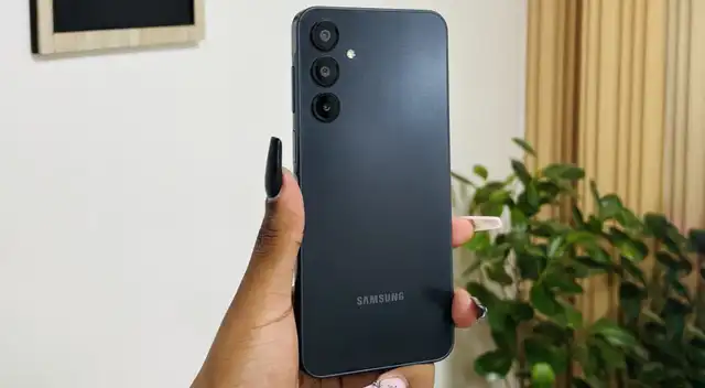 El Galaxy A16 5G es uno de los teléfonos más potentes y baratos de Samsung. Pese a ser de gama de entrada tiene una configuración TOP. El Galaxy A16 5G es uno de los teléfonos más potentes y baratos de Samsung. Pese a ser de gama de entrada tiene una configuración TOP.