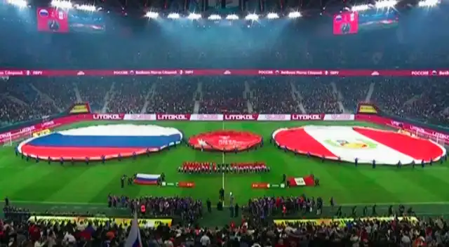 El espectacular recibimiento a las selecciones de Perú y Rusia en el amistoso