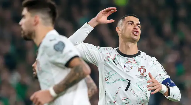 Cristiano Ronaldo expulsado en derrota de Portugal ante Irlanda. Cristiano Ronaldo expulsado en derrota de Portugal ante Irlanda.