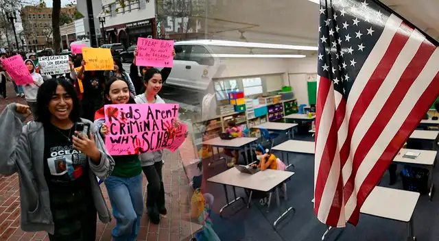 Bloquean protección para estudiantes inmigrantes en California. Bloquean protección para estudiantes inmigrantes en California.