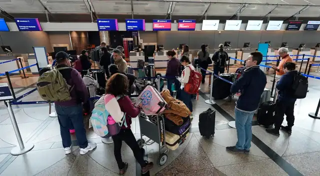 Tráfico intenso en Dallas antes de la llegada de la tormenta Tráfico intenso en Dallas antes de la llegada de la tormenta