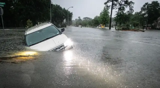 Calles anegadas en Texas tras las intensas lluvias registradas en la región Calles anegadas en Texas tras las intensas lluvias registradas en la región