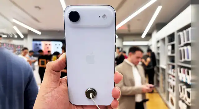 El iPhone 17 Air de Apple es el teléfono más delgado del mundo y aquí sabrás si vale la pena comprarlo por 6000 soles en Perú.