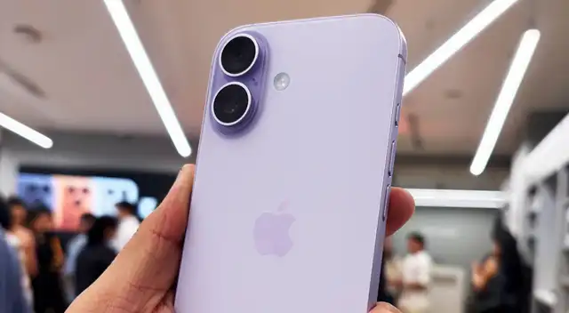 El iPhone 17 de Apple es uno de los teléfonos de gama alta más potentes y baratos del 2025.