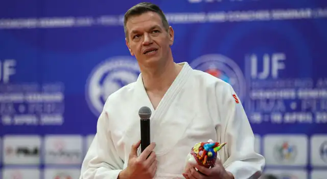 Carlos Zegarra, judoca olímpico y líder deportivo, aboga por una reestructuración integral del Instituto Peruano del Deporte (IPD) para mejorar el apoyo a los atletas en Perú.