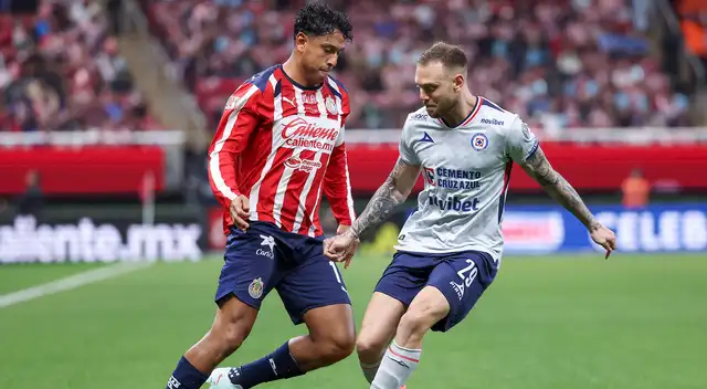 Chivas vs. Cruz Azul juegan EN VIVO por la ida de la liguilla Liga MX del Torneo Apertura 2025.