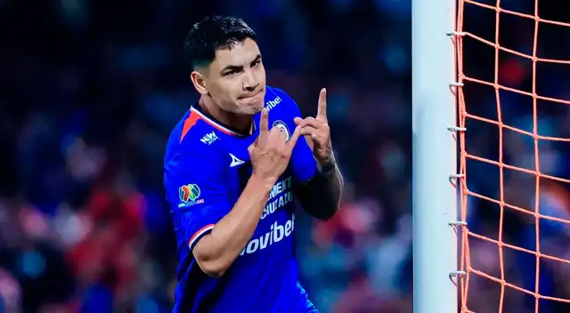 Cruz Azul derrotó a Chivas y clasificó a semifinales de la Liga MX Cruz Azul derrotó a Chivas y clasificó a semifinales de la Liga MX