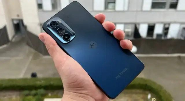 El Motorola Edge 30 es un teléfono de 2022, pero pese a ello tiene una gran capacidad y su precio es uno de los más bajos en 2025. El Motorola Edge 30 es un teléfono de 2022, pero pese a ello tiene una gran capacidad y su precio es uno de los más bajos en 2025.
