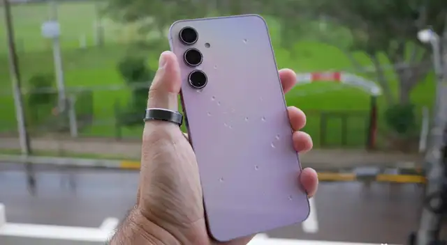 Este es el Galaxy A55 5G de Samsung, un smartphone de gran calidad y bajo precio para esta Navidad 2025. Este es el Galaxy A55 5G de Samsung, un smartphone de gran calidad y bajo precio para esta Navidad 2025.