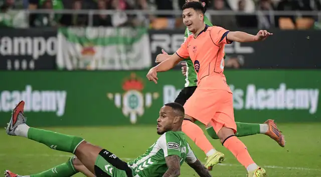 Barcelona vs. Betis juegan EN VIVO y EN DIRECTO HOY por la fecha 15 de LaLiga EA Sports 2025-26