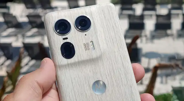 El Motorola Edge 50 ULTRA no solo está hecho de madera, tiene una configuración impresionante y su precio ha bajado demasiado. El Motorola Edge 50 ULTRA no solo está hecho de madera, tiene una configuración impresionante y su precio ha bajado demasiado.