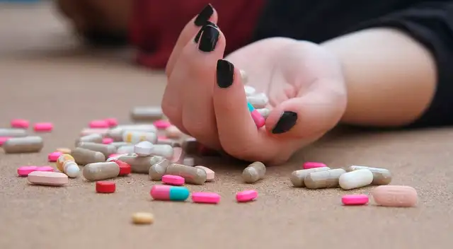 Estudiante muere después de una supuesta intoxicación con fentanilo. Estudiante muere después de una supuesta intoxicación con fentanilo.