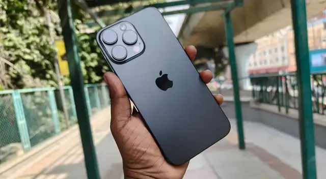 El iPhone 16 Pro Max es uno de los celulares más potentes de Apple y no solo está hecho de Titanio, tiene cámaras PRO. El iPhone 16 Pro Max es uno de los celulares más potentes de Apple y no solo está hecho de Titanio, tiene cámaras PRO.