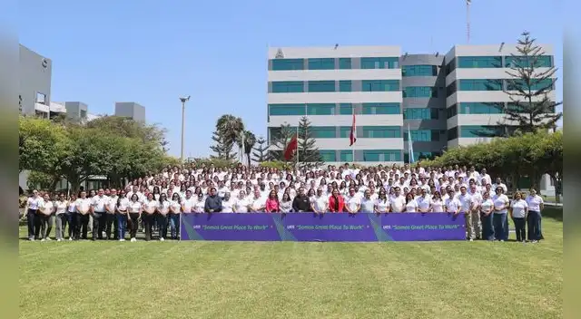 El rector reafirma el compromiso de la universidad con un modelo que une excelencia académica y un clima laboral saludable. Fuente: Difusión. El rector reafirma el compromiso de la universidad con un modelo que une excelencia académica y un clima laboral saludable. Fuente: Difusión.
