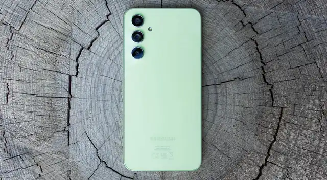 El Galaxy A54 de Samsung fue lanzado en 2023 y sigue siendo uno de los mejores teléfonos de gama media. El Galaxy A54 de Samsung fue lanzado en 2023 y sigue siendo uno de los mejores teléfonos de gama media.