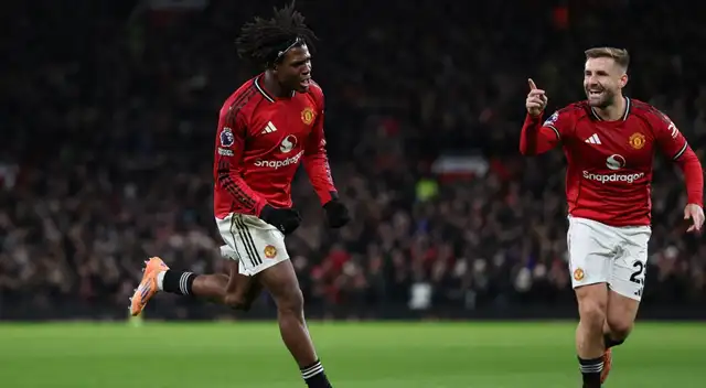 Patrick Dorgu marcó el primer gol del Manchester United ante Newcastle