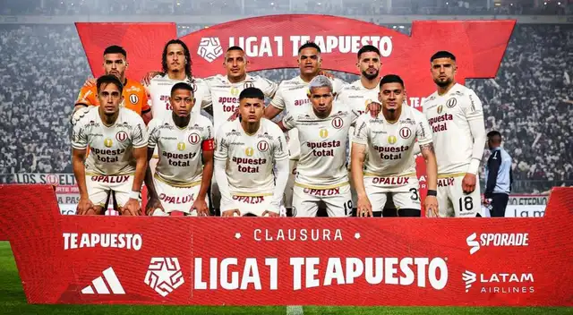 Universitario sorprendió con dos defensores. Universitario sorprendió con dos defensores.