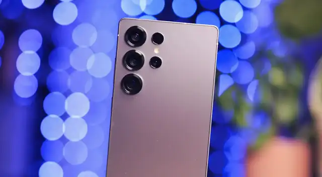 El Galaxy S25 Ultra 5G es uno de los mejores teléfonos que Samsung tiene en su catálogo y el precio es bastante bajo para este 2026. El Galaxy S25 Ultra 5G es uno de los mejores teléfonos que Samsung tiene en su catálogo y el precio es bastante bajo para este 2026.