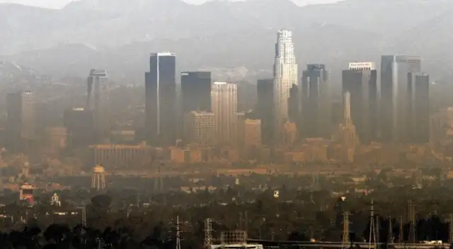 Los niveles de California en cuanto a contaminación aérea son de los más altos en EE. UU. Los niveles de California en cuanto a contaminación aérea son de los más altos en EE. UU.