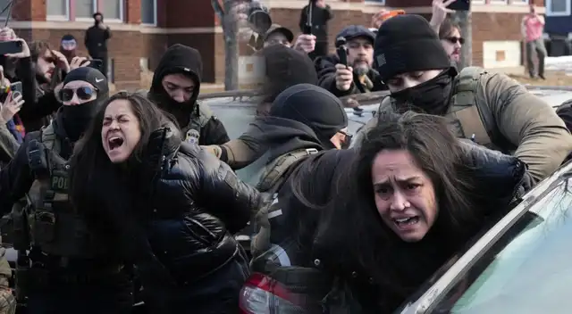 Las protestas contra ICE en Minnesota son cada vez más violentas. Las protestas contra ICE en Minnesota son cada vez más violentas.