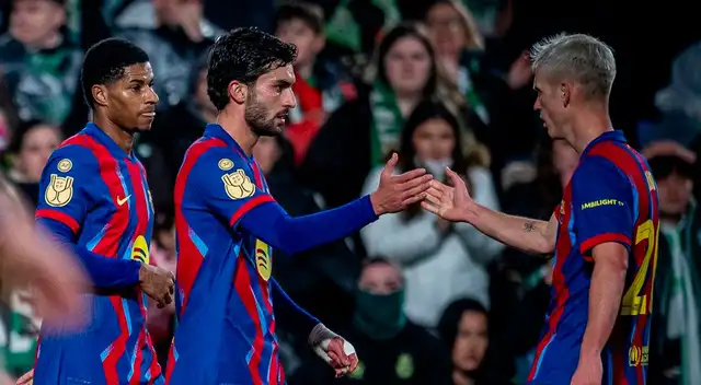 Barcelona venció 2-1 a Racing de Santander por la Copa del Rey