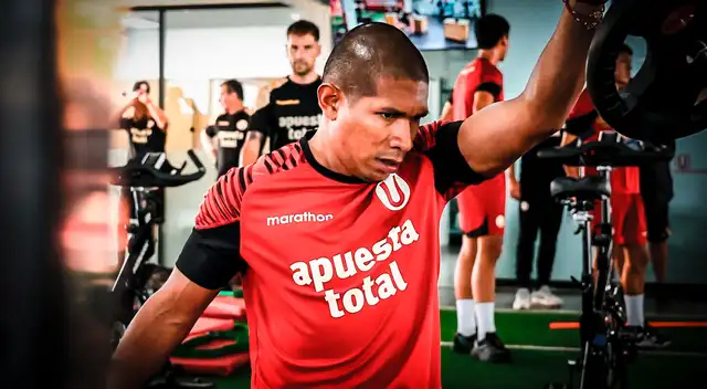 Edison Flores se fue de la pretemporada de Universitario.