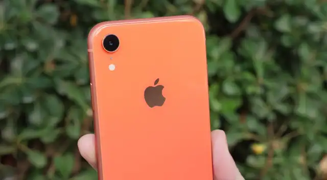 El iPhone XR de 2018 es uno de los teléfonos Apple más baratos y potentes que puedes comprar en 2026.