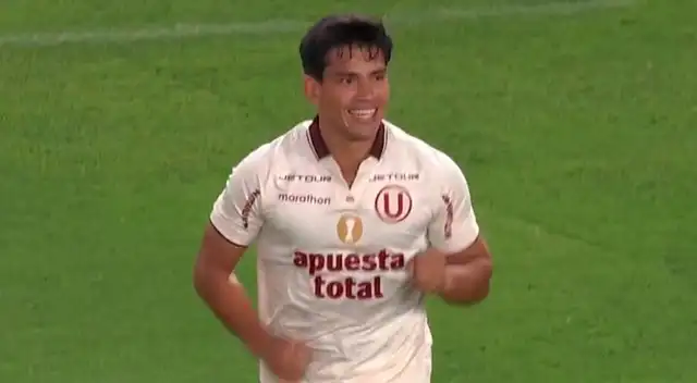 José Rivera anotó el 3-0 de Universitario ante U de Chile.