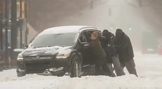 El mal clima ha provocado muertos, vuelos cancelados y millones de personas que no pueden salir de casa.