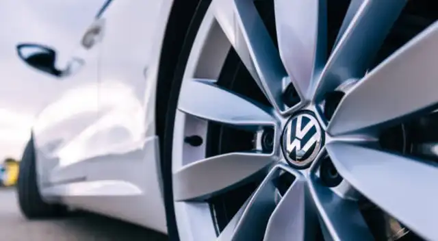 La automotriz alemana congela una inversión clave en Estados Unidos.