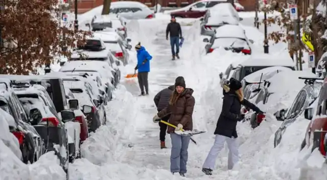 Vecinos pueden solicitar la limpieza de nieve en sus calles tras la tormenta invernal. Vecinos pueden solicitar la limpieza de nieve en sus calles tras la tormenta invernal.