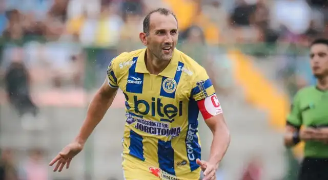 Hernán Barcos anotó un doblete en empate de FC Cajamarca